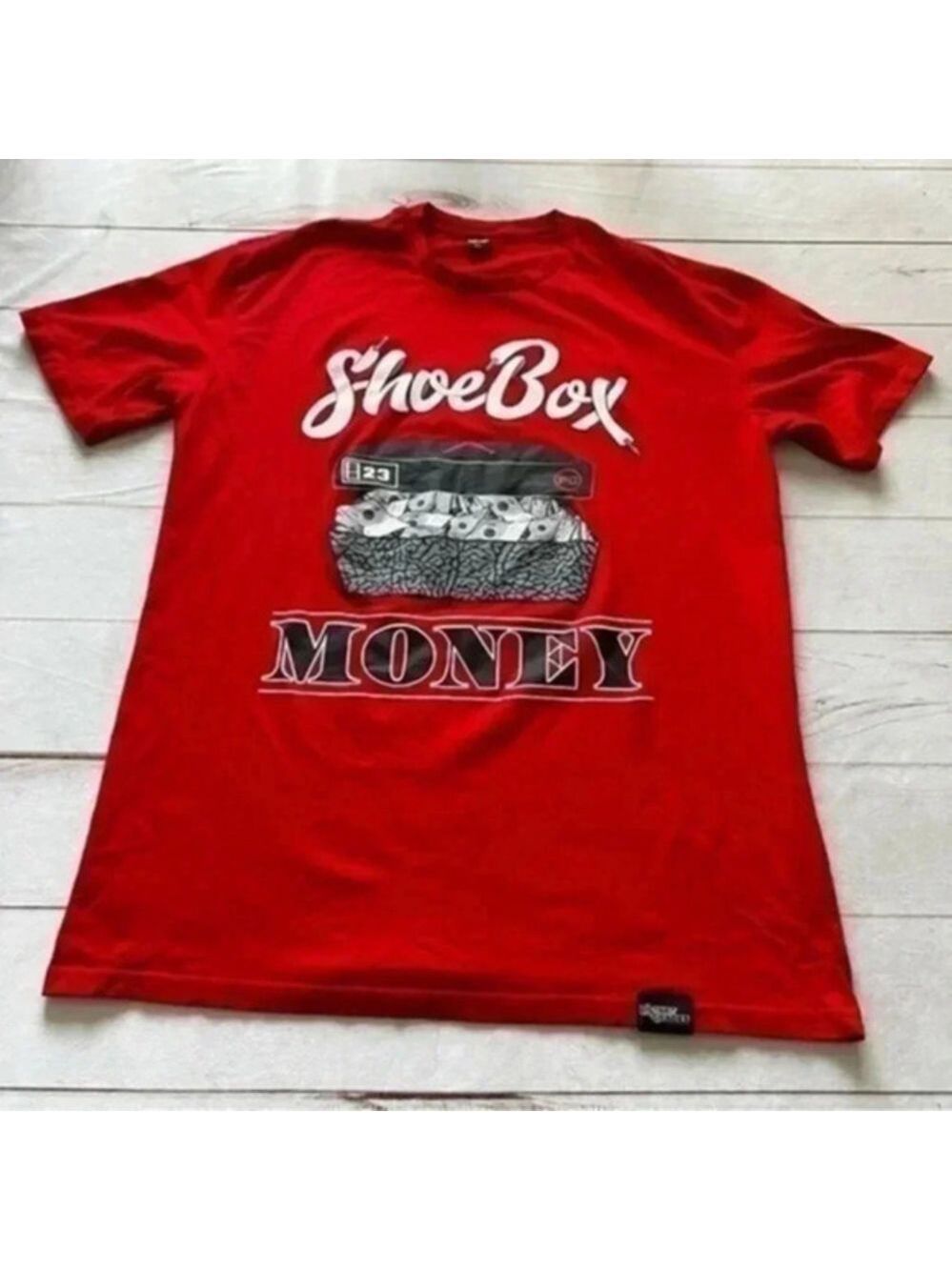 Planet of the Grapes Mens Red Shoebox Money Crewneck T-Shirt  XL Unisex